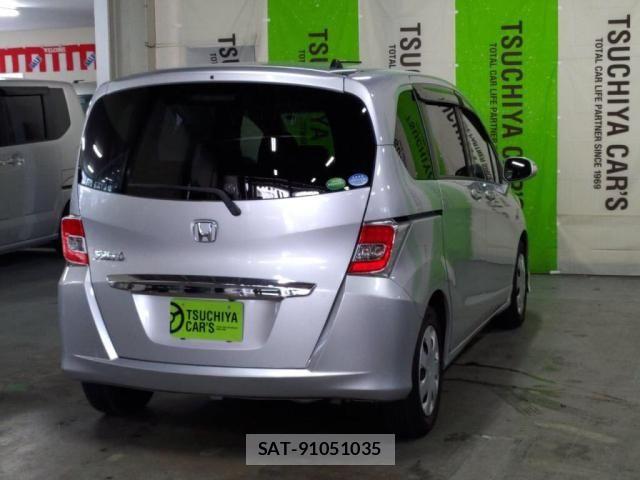 Honda FREED 2016-04 8796025-10