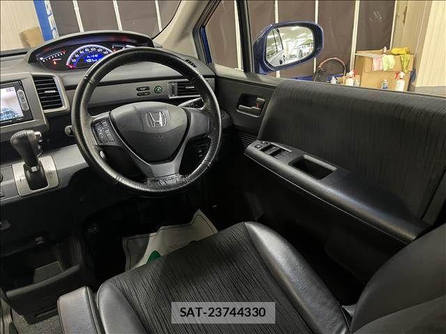 Honda FREED 2014-03 8829166-11