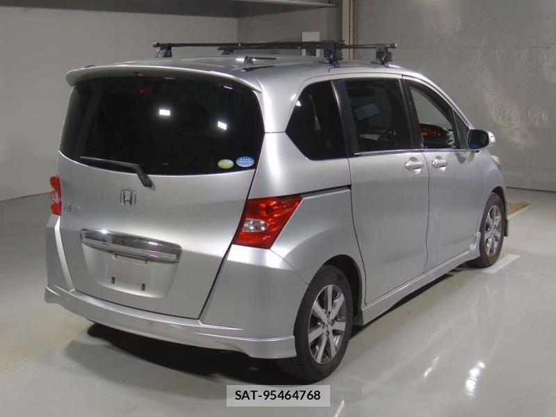 Honda FREED 2010-07 8830515-1