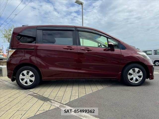 Honda FREED 2016-02 8829158-11
