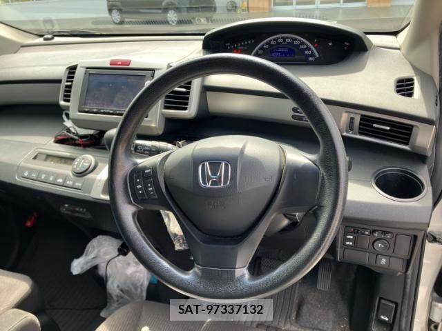 Honda FREED 2013-11 8871056-11