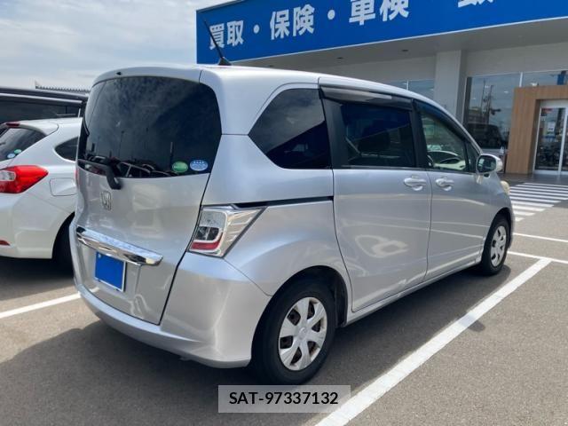 Honda FREED 2013-11 8871056-2
