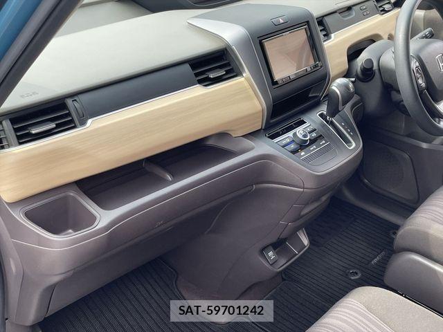 Honda FREED 2019-03 8879857-8