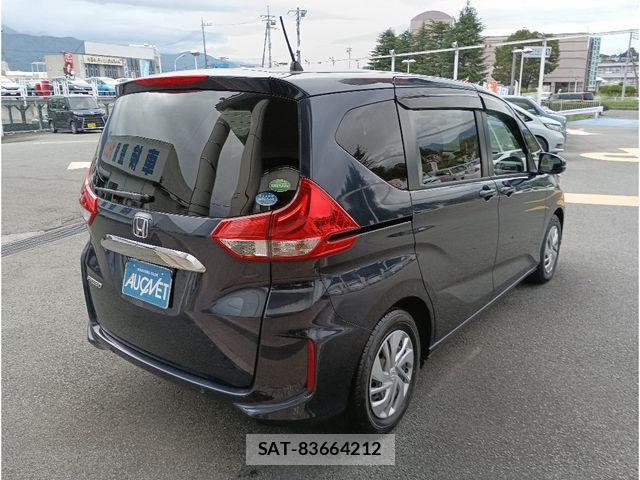 Honda FREED 2021-11 8879856-1