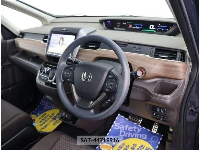Honda FREED 2022-11 8879852-24