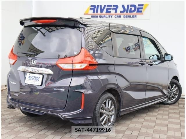 Honda FREED 2022-11 8879852-2