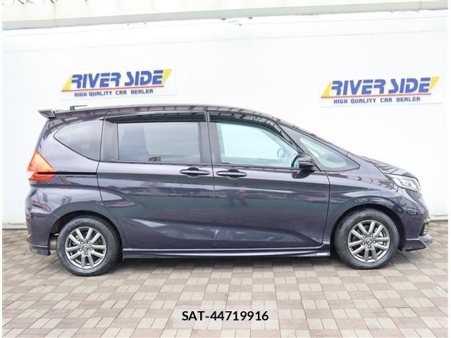 Honda FREED 2022-11 8879852-3