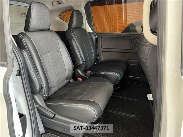 Honda FREED 2022-01 8879853-17