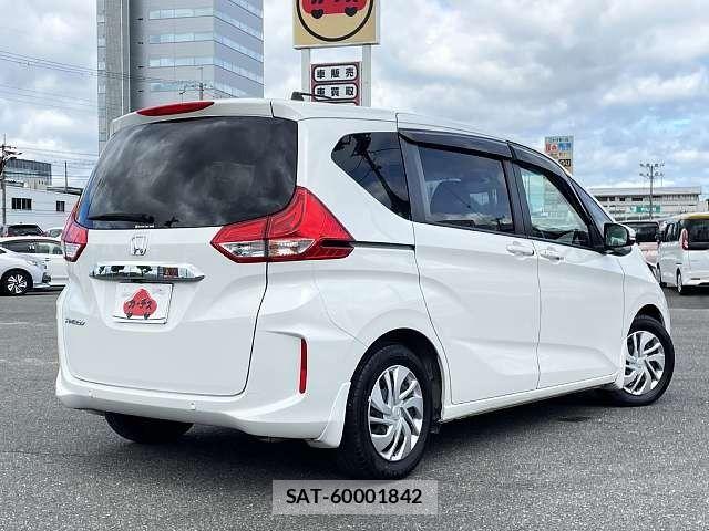 Honda FREED 2022-03 8879854-2