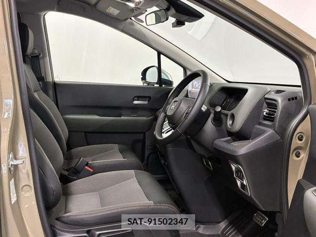 Honda FREED 2025-11 8035684-1