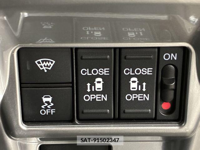 Honda FREED 2025-11 8035684-27