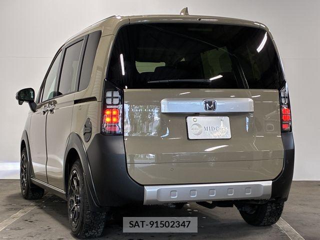 Honda FREED 2025-11 8035684-2