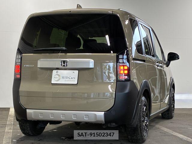 Honda FREED 2025-11 8035684-6