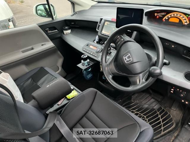 Honda FREED 2008-09 8685590-7
