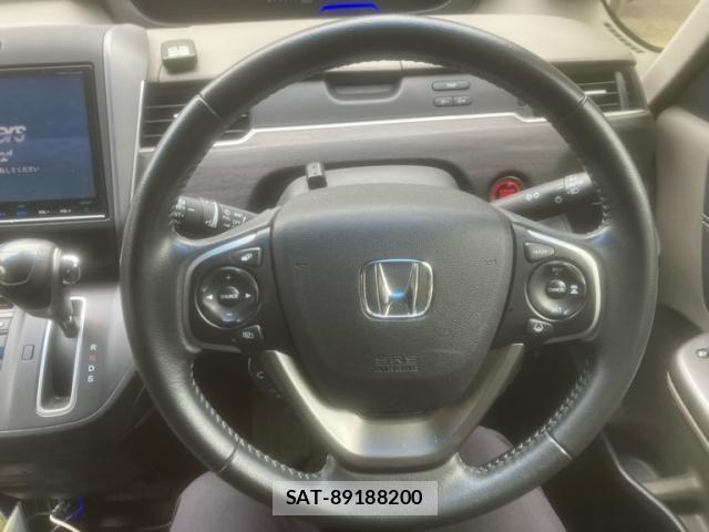 Honda FREED 2017-04 8796033-17