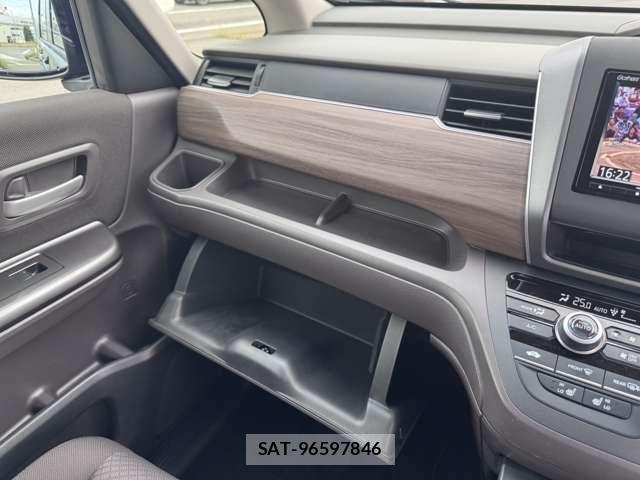 Honda FREED 2022-01 8871060-8