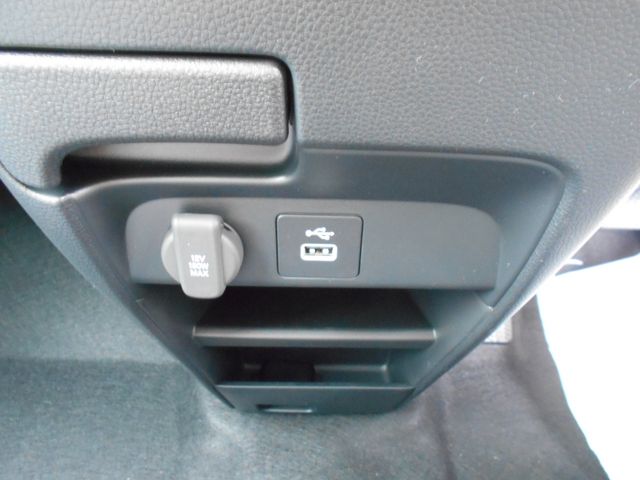 Honda FREED 2025-05 1052590-12