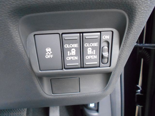 Honda FREED 2025-05 1052590-13