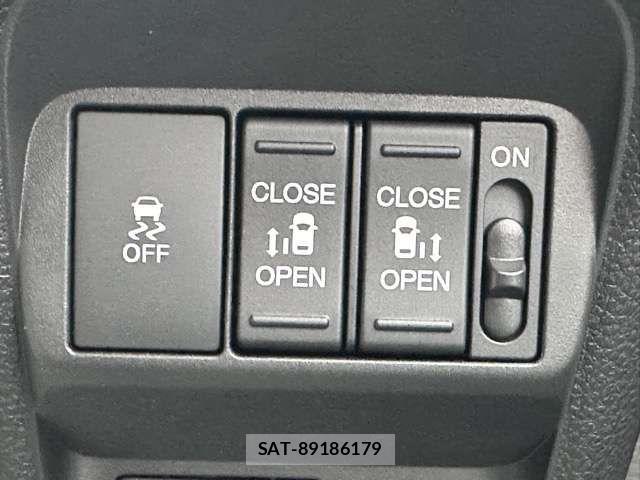 Honda FREED 2025-12 4943340-15