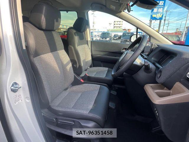 Honda FREED 2025-11 6676034-8