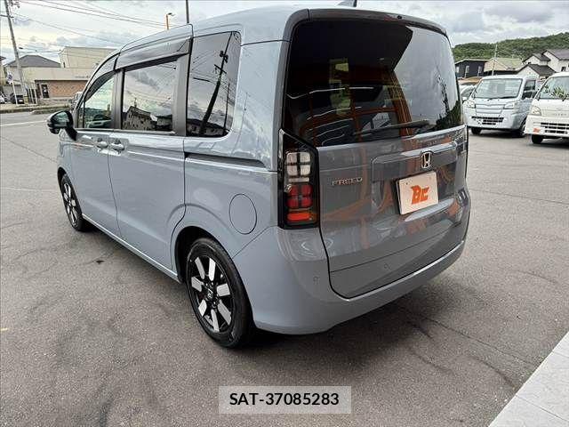 Honda FREED 2025-02 7616706-12