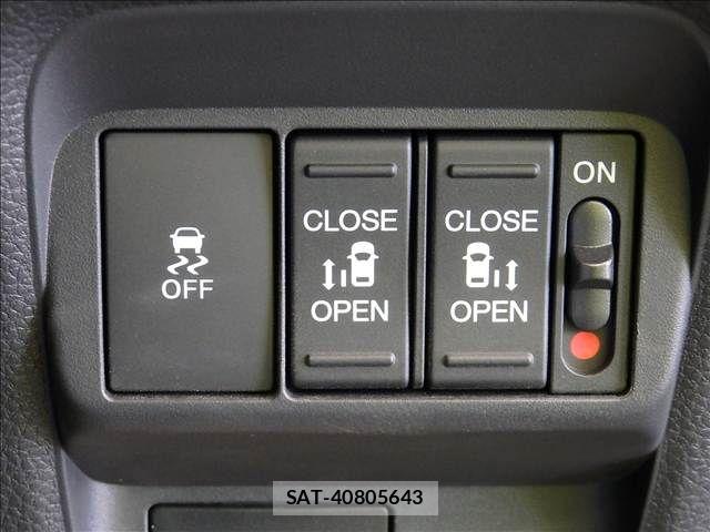 Honda FREED 2025-09 8207621-16