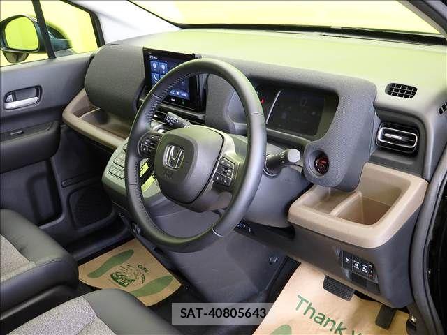 Honda FREED 2025-09 8207621-17