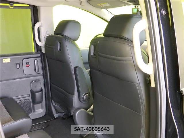 Honda FREED 2025-09 8207621-21