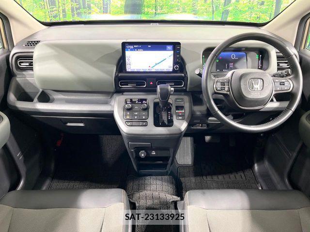 Honda FREED 2025-03 8207620-1
