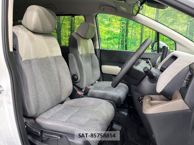Honda FREED 2025-03 8207618-9