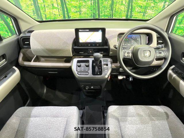 Honda FREED 2025-03 8207618-1