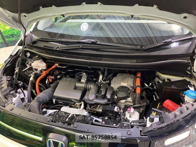 Honda FREED 2025-03 8207618-19