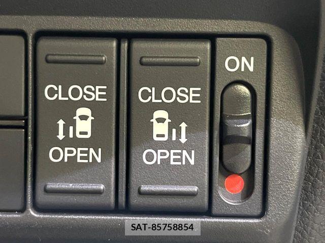 Honda FREED 2025-03 8207618-8