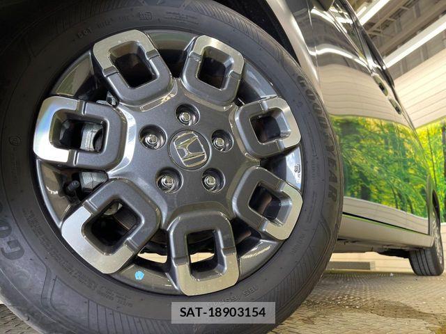 Honda FREED 2025-04 8335930-13