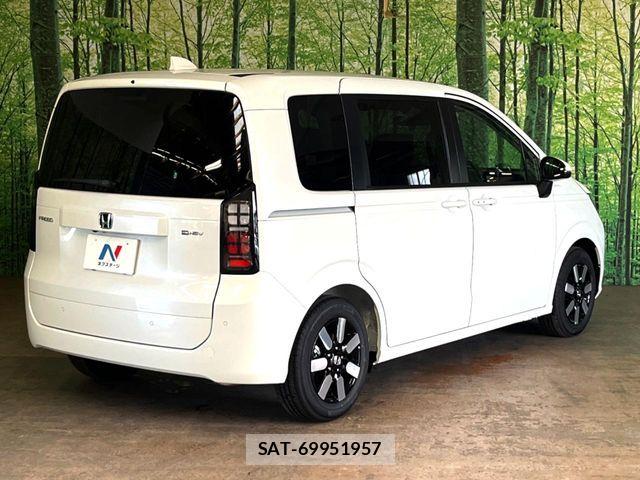 Honda FREED 2026-07 8335931-18