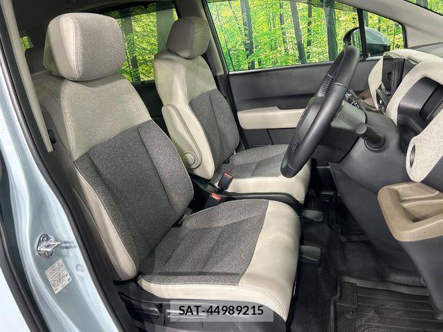 Honda FREED 2025-11 8438156-14