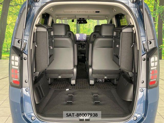 Honda FREED 2025-10 8883643-11