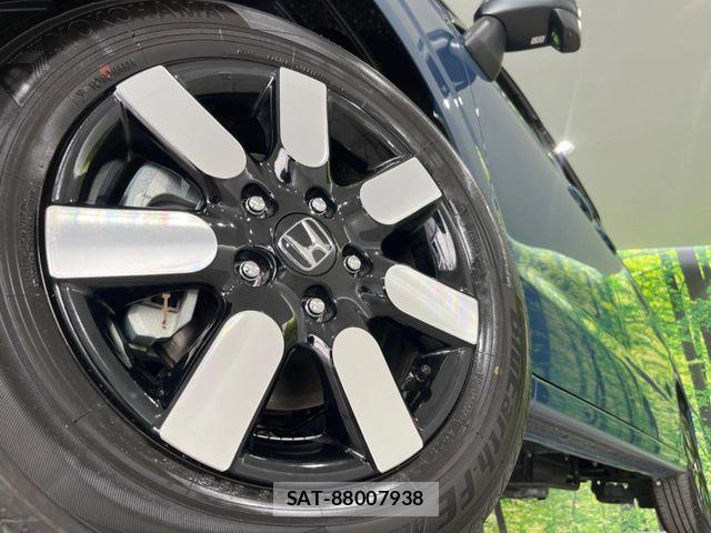 Honda FREED 2025-10 8883643-14