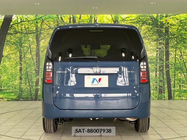 Honda FREED 2025-10 8883643-16