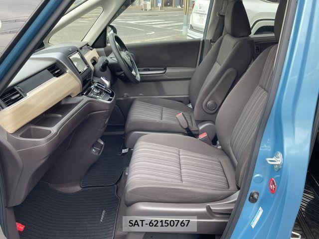 Honda FREED HYBRID 2019-06 3832716-17
