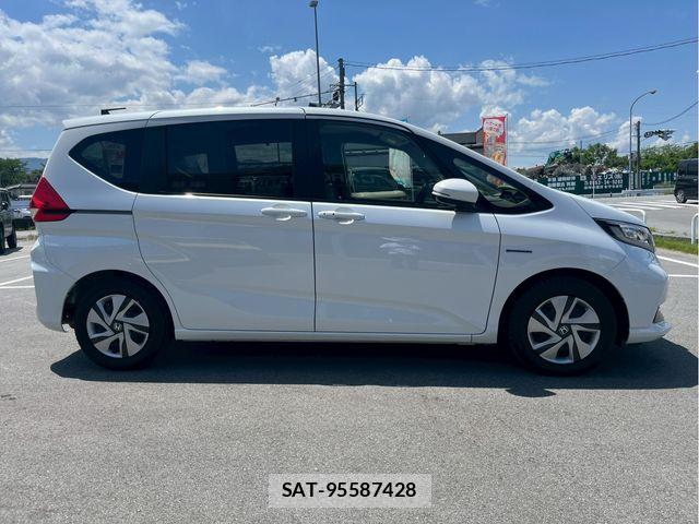 Honda FREED HYBRID 2022-07 6905634-3