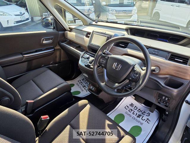 Honda FREED HYBRID 2024-02 7218964-8