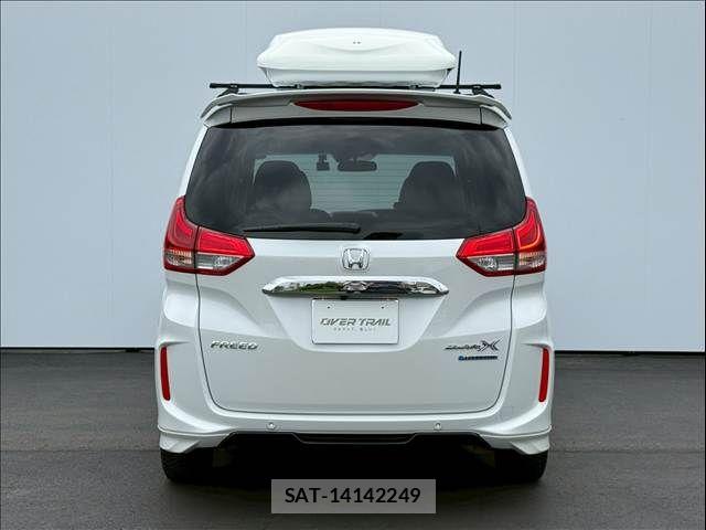 Honda FREED HYBRID 2022-09 7876589-9
