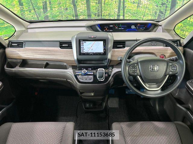 Honda FREED HYBRID 2022-07 8035695-1
