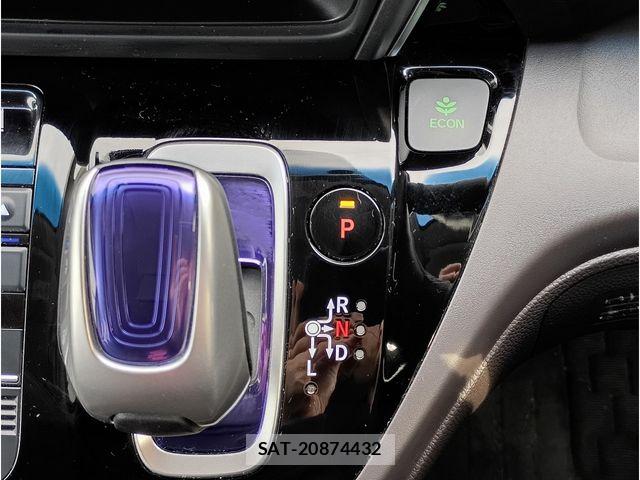Honda FREED HYBRID 2018-05 8073843-12
