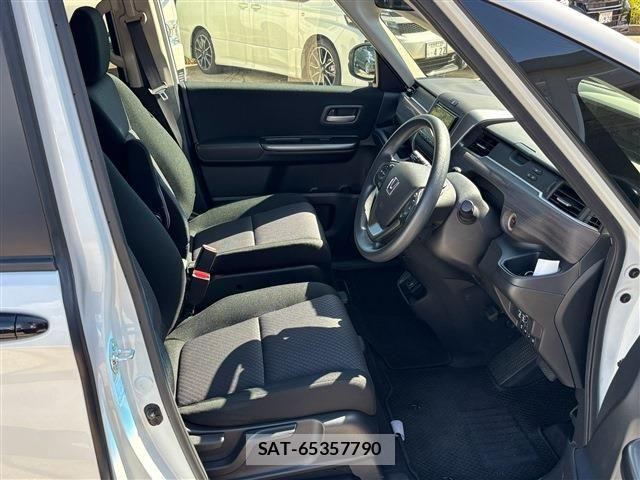 Honda FREED HYBRID 2023-06 8207625-18