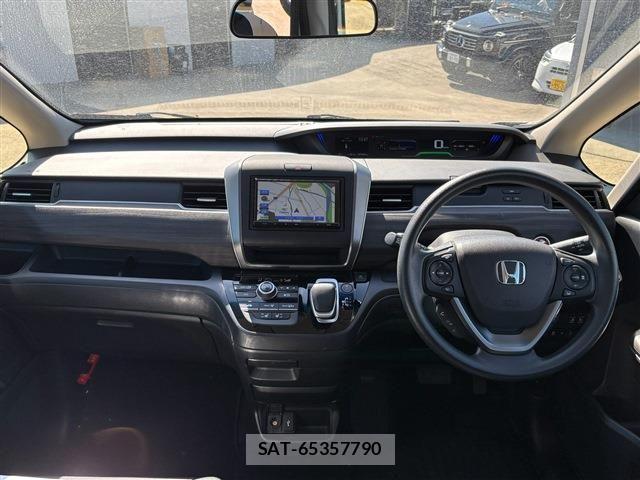 Honda FREED HYBRID 2023-06 8207625-2