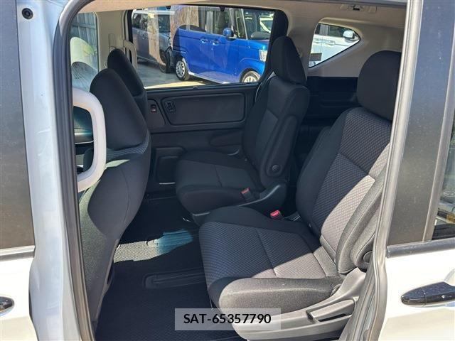 Honda FREED HYBRID 2023-06 8207625-5