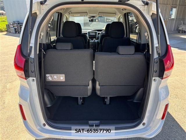 Honda FREED HYBRID 2023-06 8207625-7