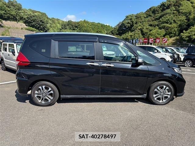 Honda FREED HYBRID 2023-07 8207623-9